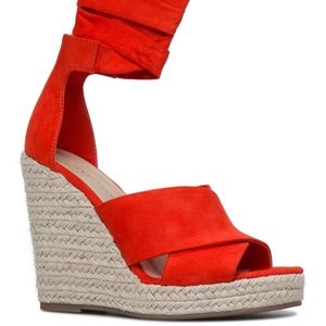 Size 10 mandarin orange ShoeDazzle wedges
